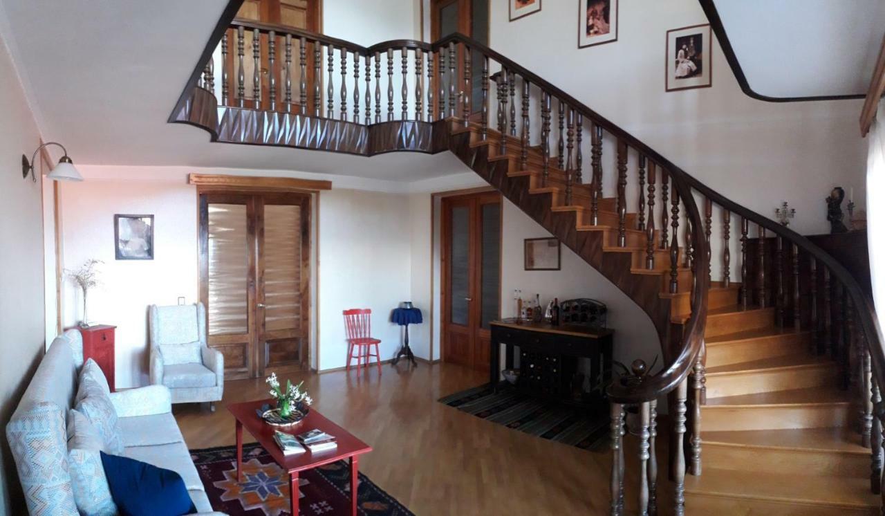 Гостевой дом Omsi House Телави Экстерьер фото
