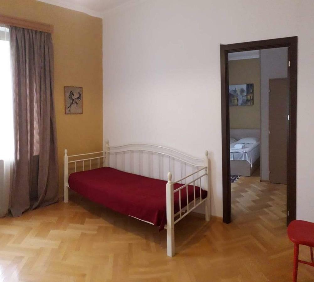 Гостевой дом Omsi House Телави Экстерьер фото